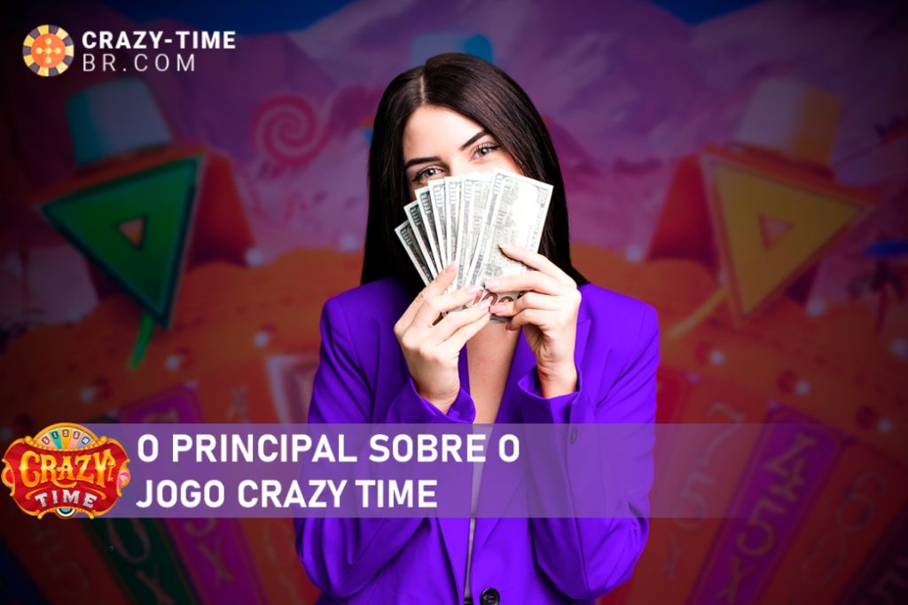 O principal observa atentamente o jogo Crazy Time, demonstrando interesse e concentração.